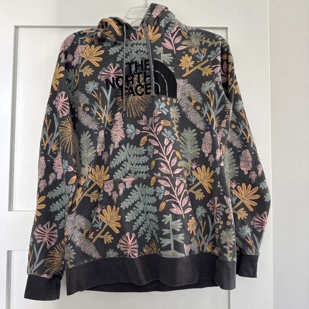 North Face Womens Medium hoodie Floral Pullover Sweater Cozy All Over Pinkinside